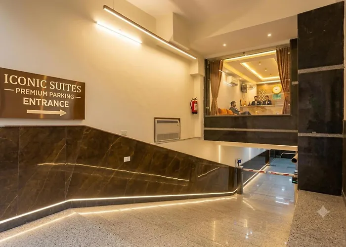 Hotel Iconic At Delhi International Airport New Delhi